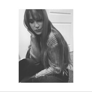 Meet your Posher, Holly.